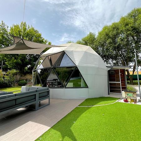 Domeglamping At Fishinglake Ságvár エクステリア 写真