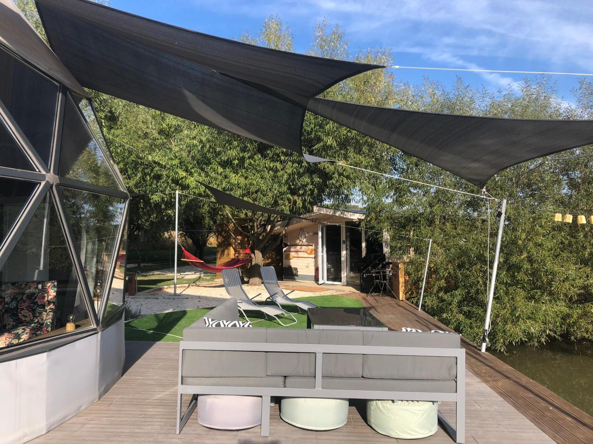 Domeglamping At Fishinglake Ságvár エクステリア 写真